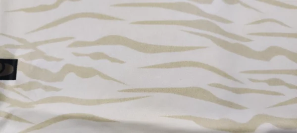 Close-up of breathable fabric on Kids Al Nassr Third Away Jersey 2022/23 for comfort and durability